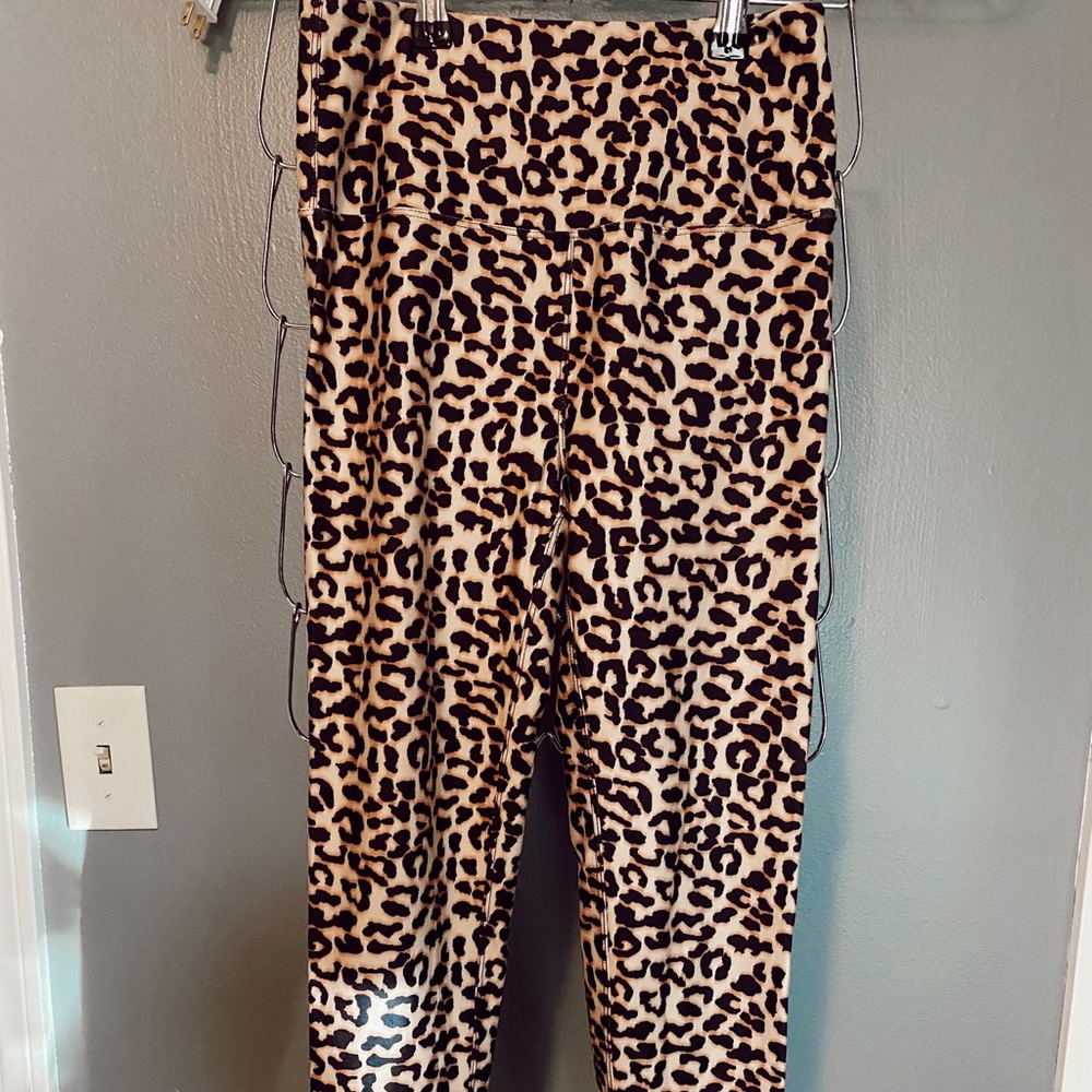 Cheetah athletic leggings , super cute!!